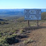The road linking Matjiesfontein and Sutherland crosses the provincial boundary between the Western and Northern Cape